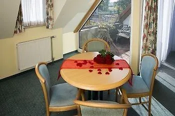 Hotel Berlin - Greenline Hotel Цоссен