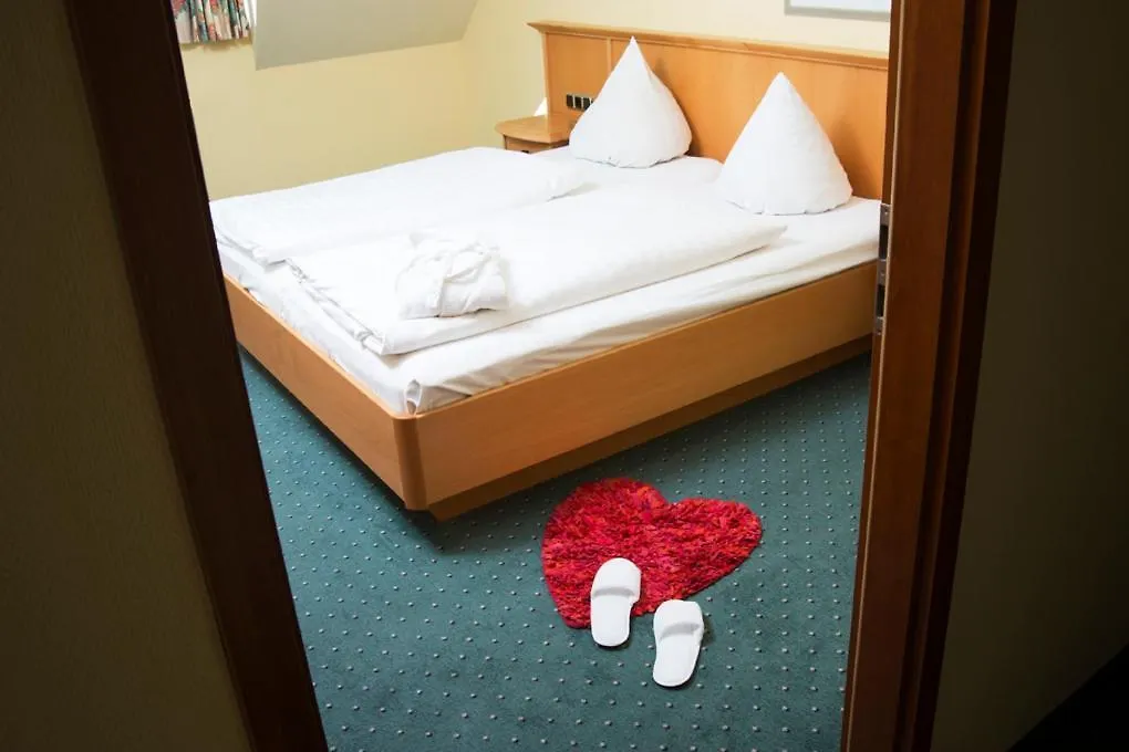 Hotel Berlin - Greenline Hotel Цоссен