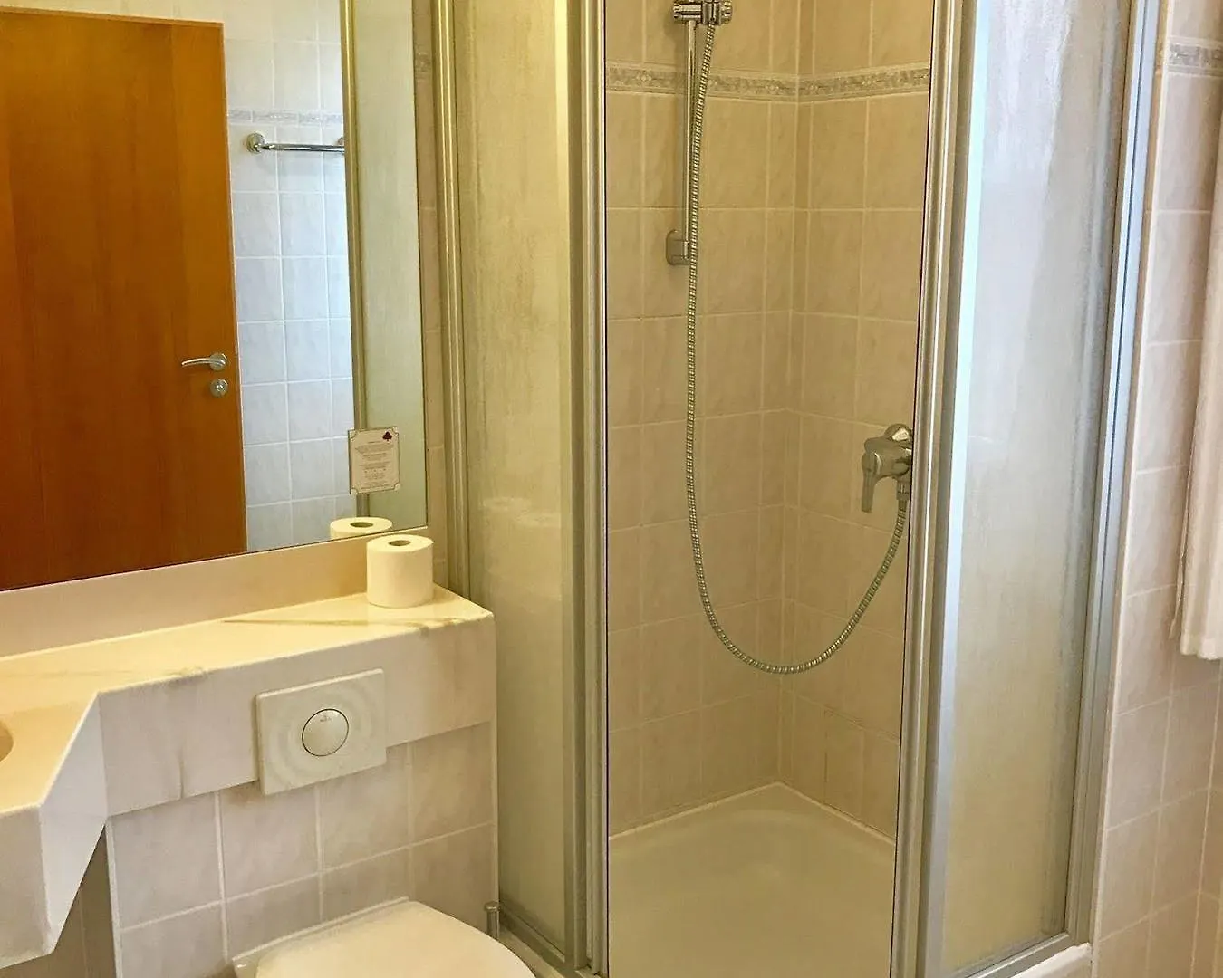 Hotel Berlin - Greenline Hotel Цоссен